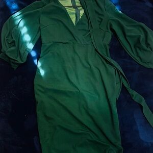 1x green dress